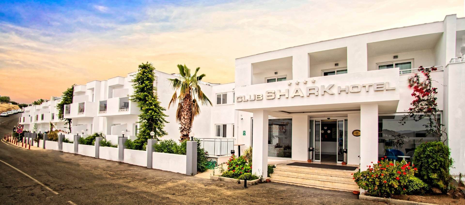 Club Shark Hotel